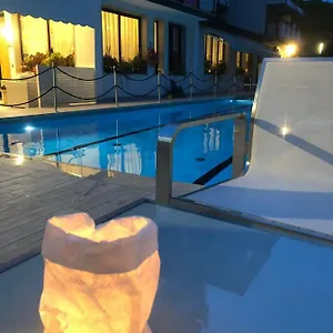 *** Szálloda Picobello Pineta Olaszország